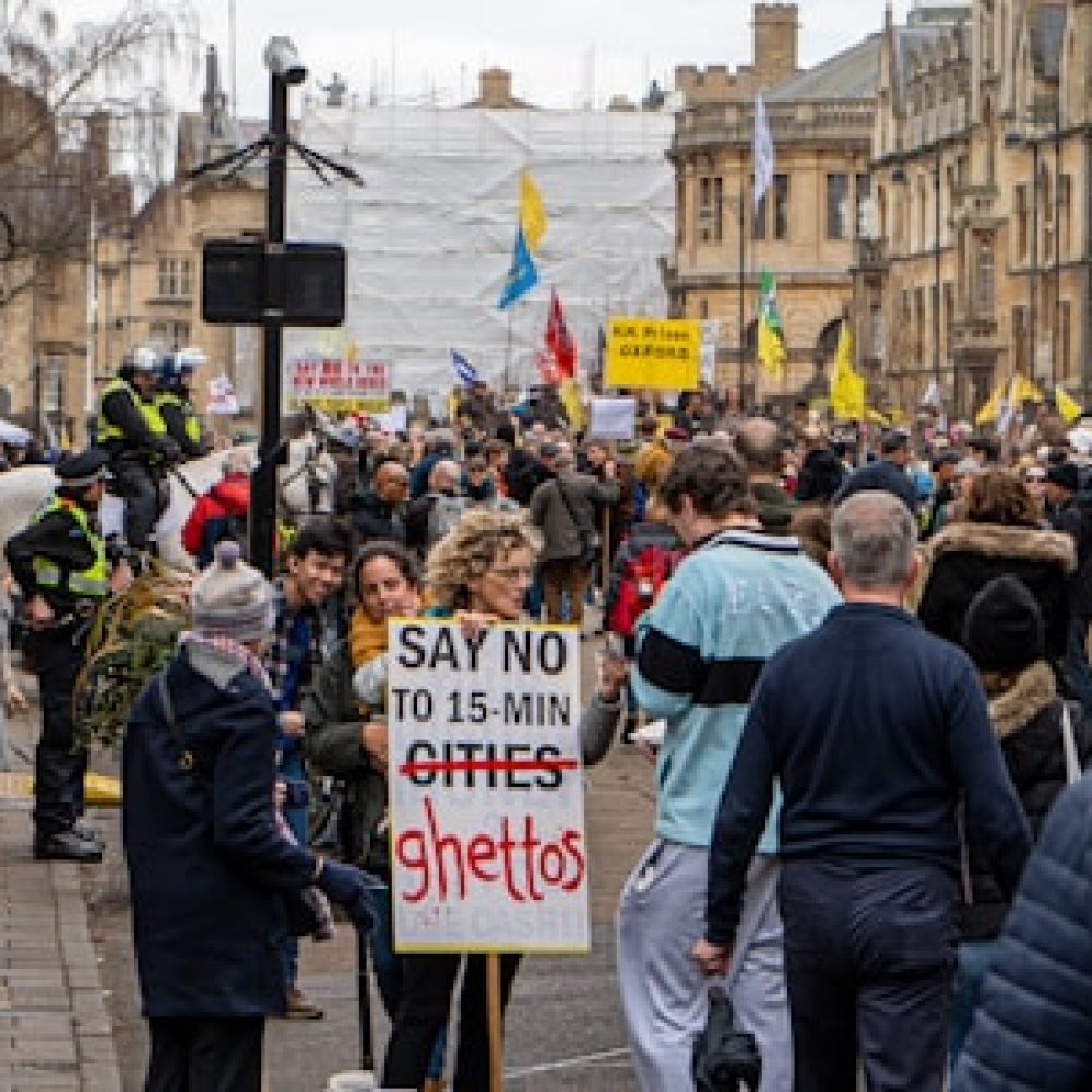 photo-1676759527154-3495bcc15f96 (1)